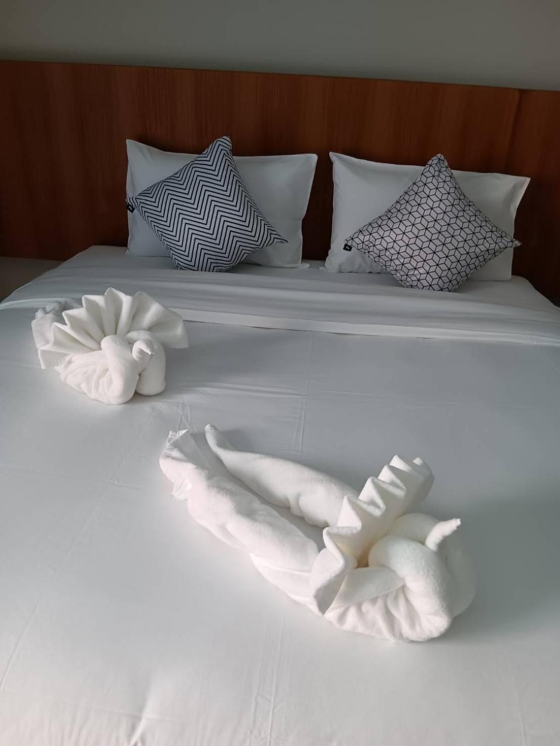 The Brown Boutique Patong Hotel Bagian luar foto